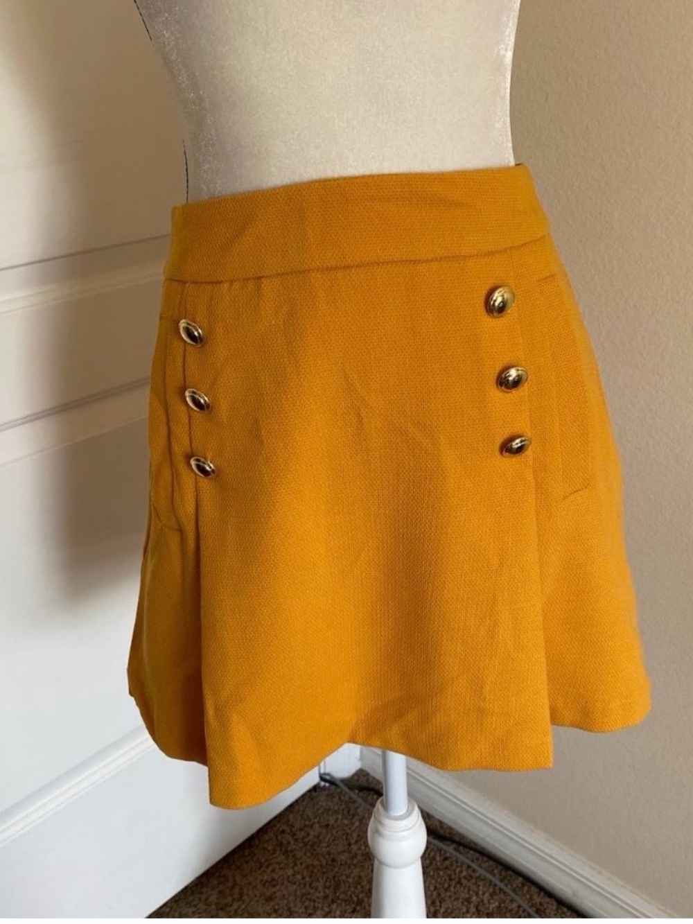Women's Notched Button Front Mini Skirt